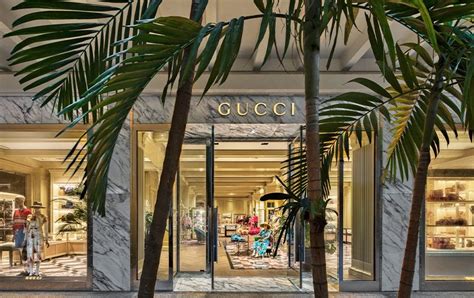 Shops with GUCCI in Palma title